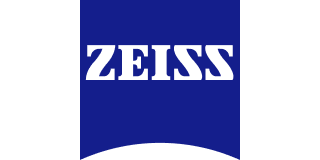 Das Zeiss-Logo mit weißem Text auf blauem Hintergrund.
